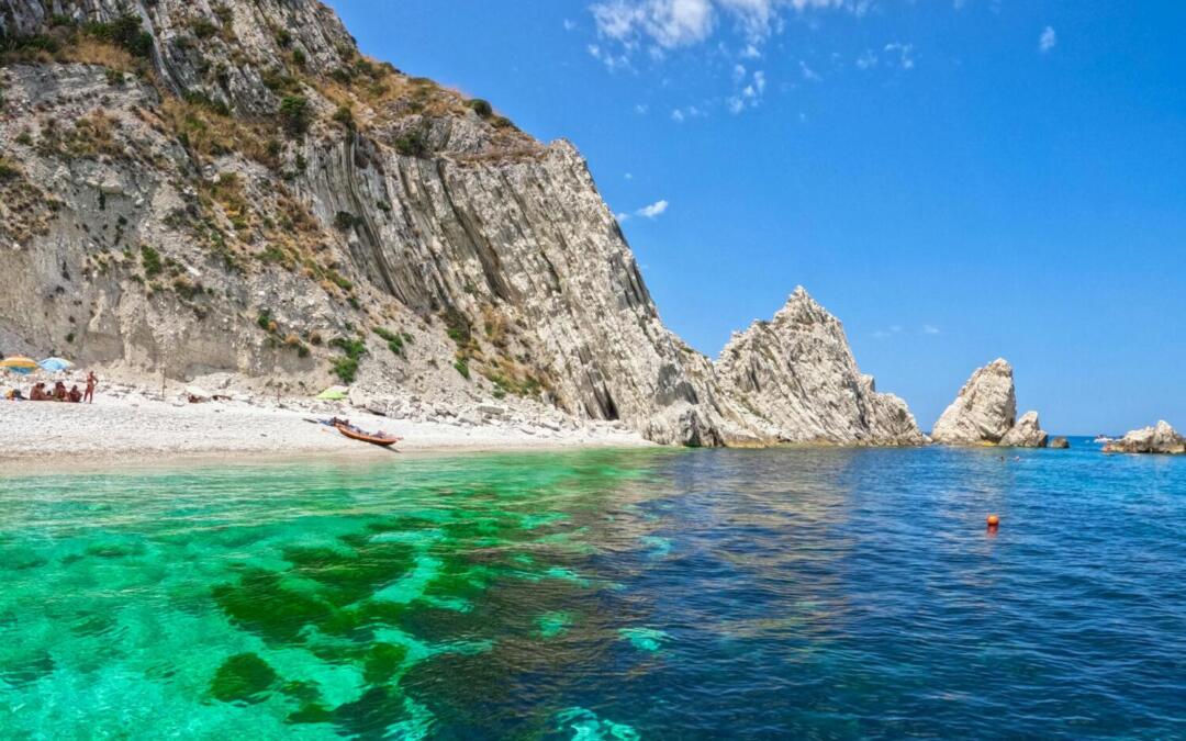 Le Spiagge più Belle delle Marche: Dal Conero a Gabicce Mare